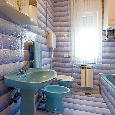 And Spacious Apartment- Silvio 2 Банджоле