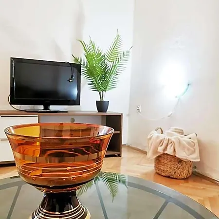 Апартаменты And Spacious Apartment- Silvio 2 Банджоле